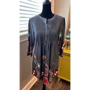 Reborn, size M shirt dress/ tunic. 96%‎ rayon;4% spandex. 3/4 length sleeve.